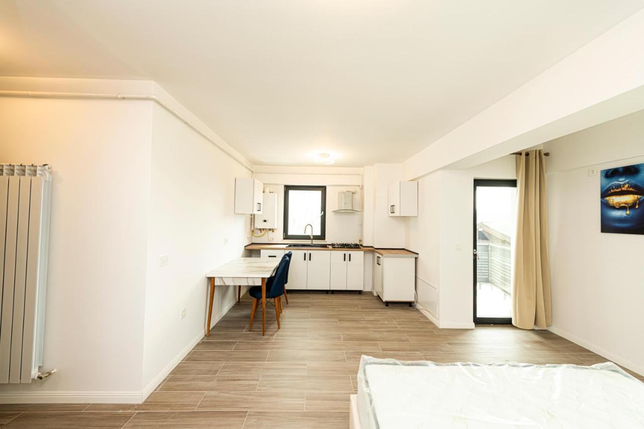יאשי Apart Hotel Fusion Tower מראה חיצוני תמונה