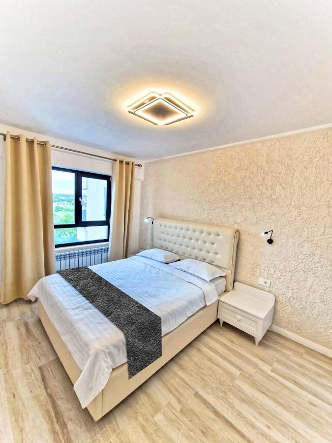 יאשי Apart Hotel Fusion Tower מראה חיצוני תמונה
