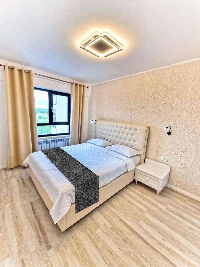 יאשי Apart Hotel Fusion Tower מראה חיצוני תמונה